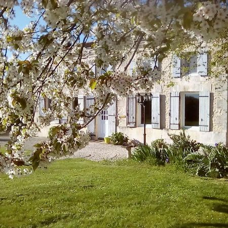 Maison Lavande Bed and Breakfast Saint-Jean-dʼAngély Eksteriør billede
