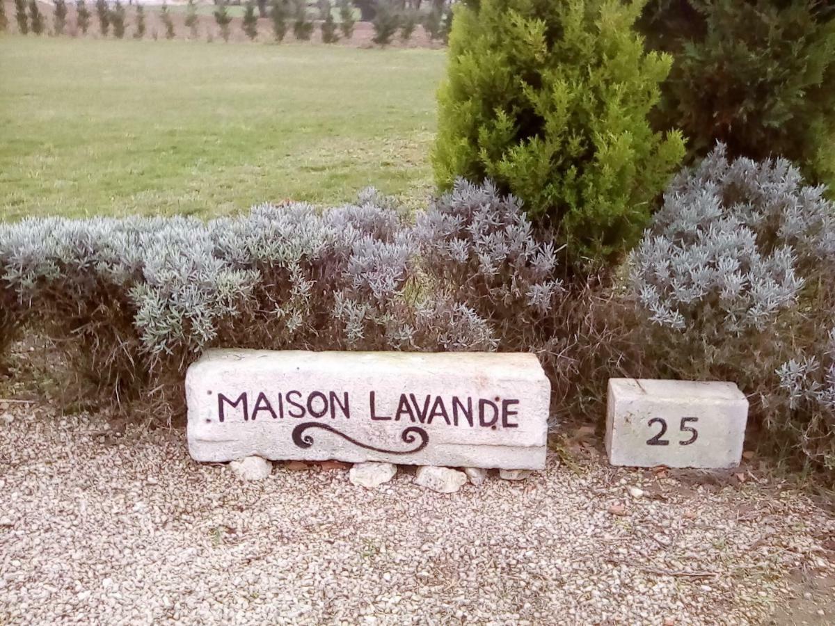 Maison Lavande Bed and Breakfast Saint-Jean-dʼAngély Eksteriør billede