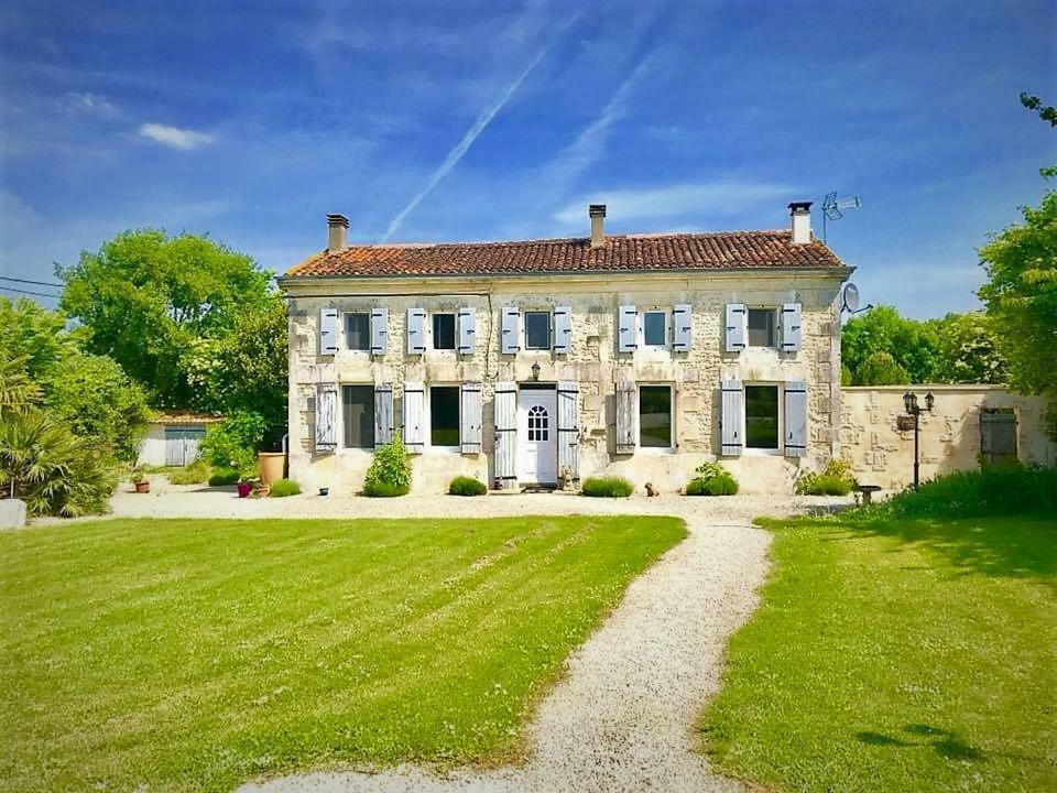 Maison Lavande Bed and Breakfast Saint-Jean-dʼAngély Eksteriør billede